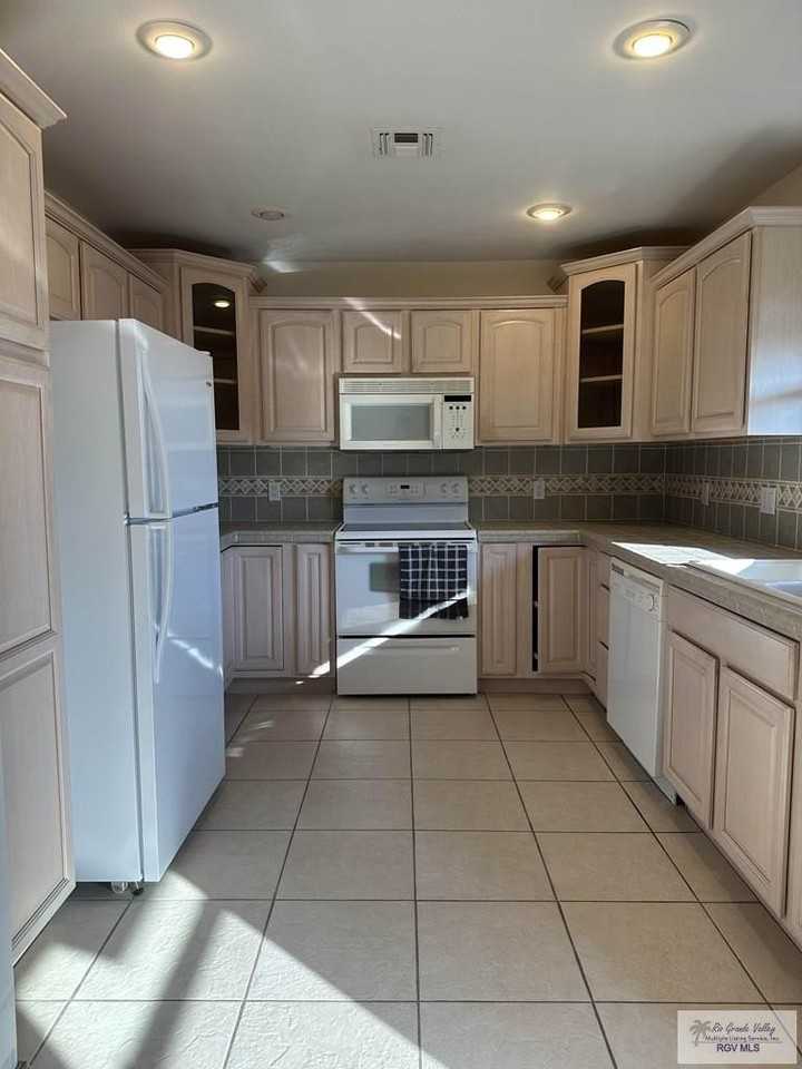 62 Country Club Rd #62 - Photo 3 of 22