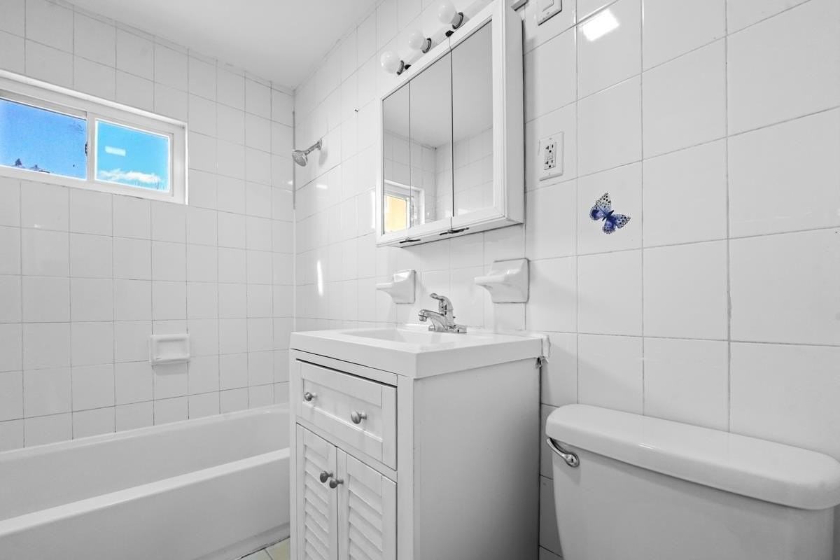 6118 Palisade Ave #2 - Photo 6 of 13