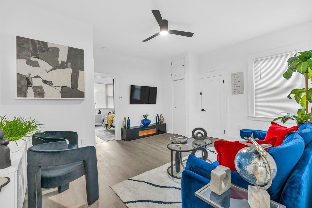 68 Pine St #1 - Photo 3 of 30