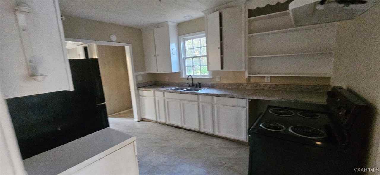 3774 Maclamar Rd - Photo 4 of 16