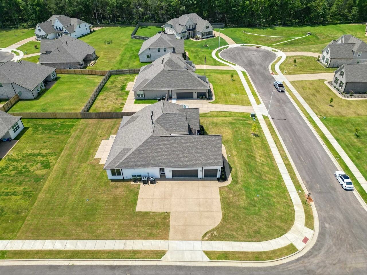 6421 Wrenley Cv - Photo 4 of 38