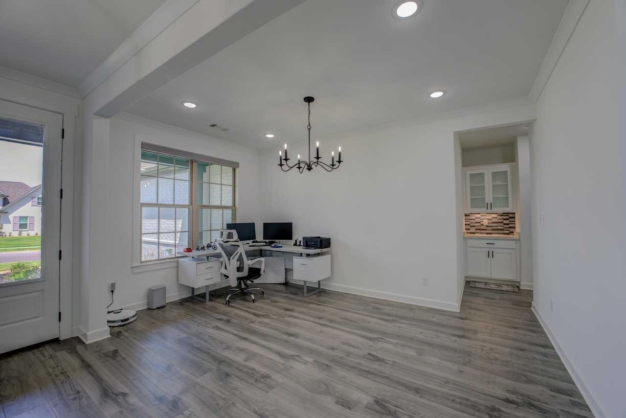 6421 Wrenley Cv - Photo 7 of 38