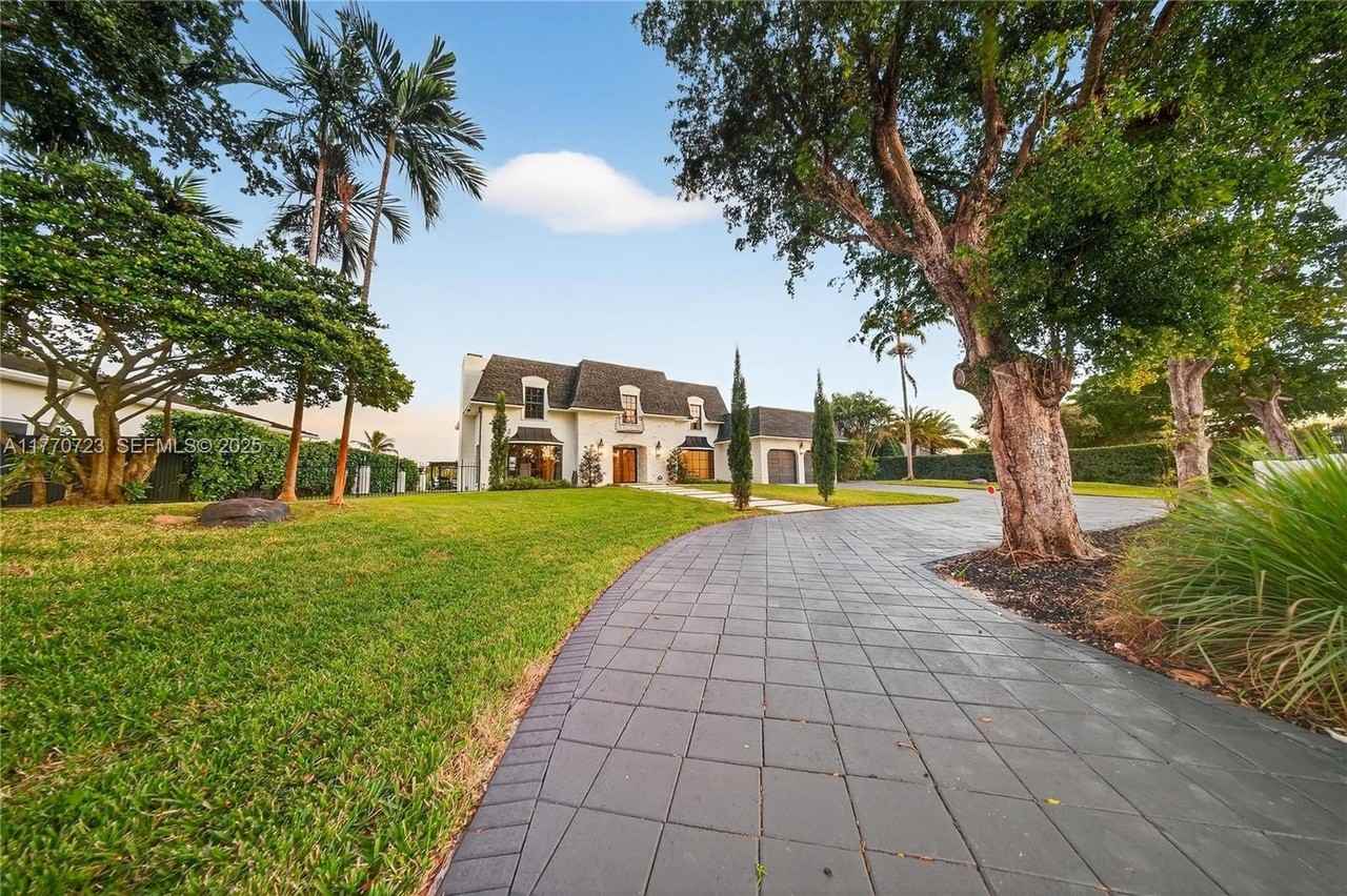 4312 Ne 22nd Ave - Photo 2 of 50