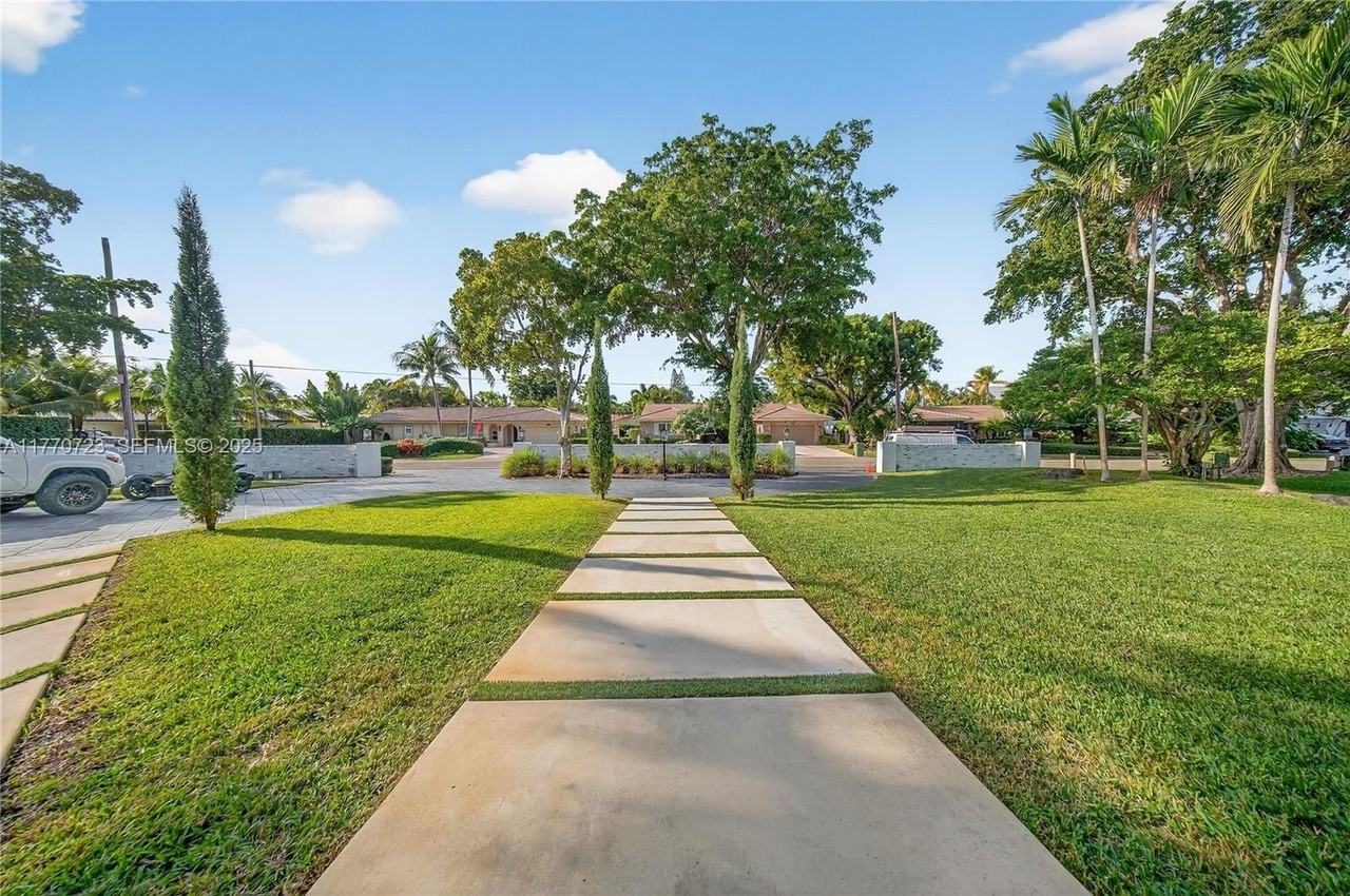 4312 Ne 22nd Ave - Photo 3 of 50