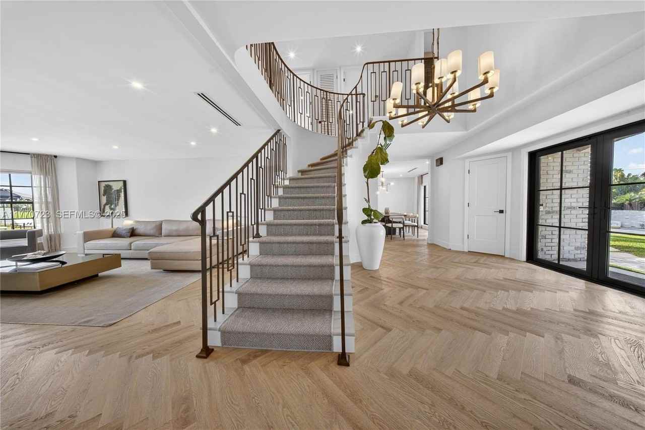 4312 Ne 22nd Ave - Photo 4 of 50