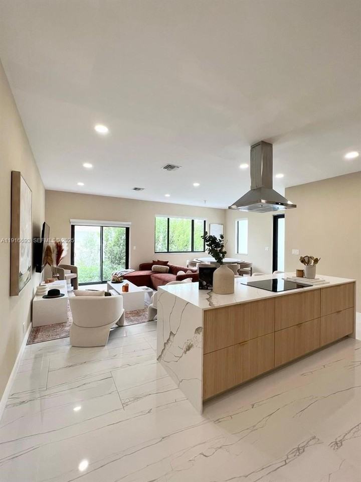 2150 Sw 46th Ct #1 - Photo 6 of 36