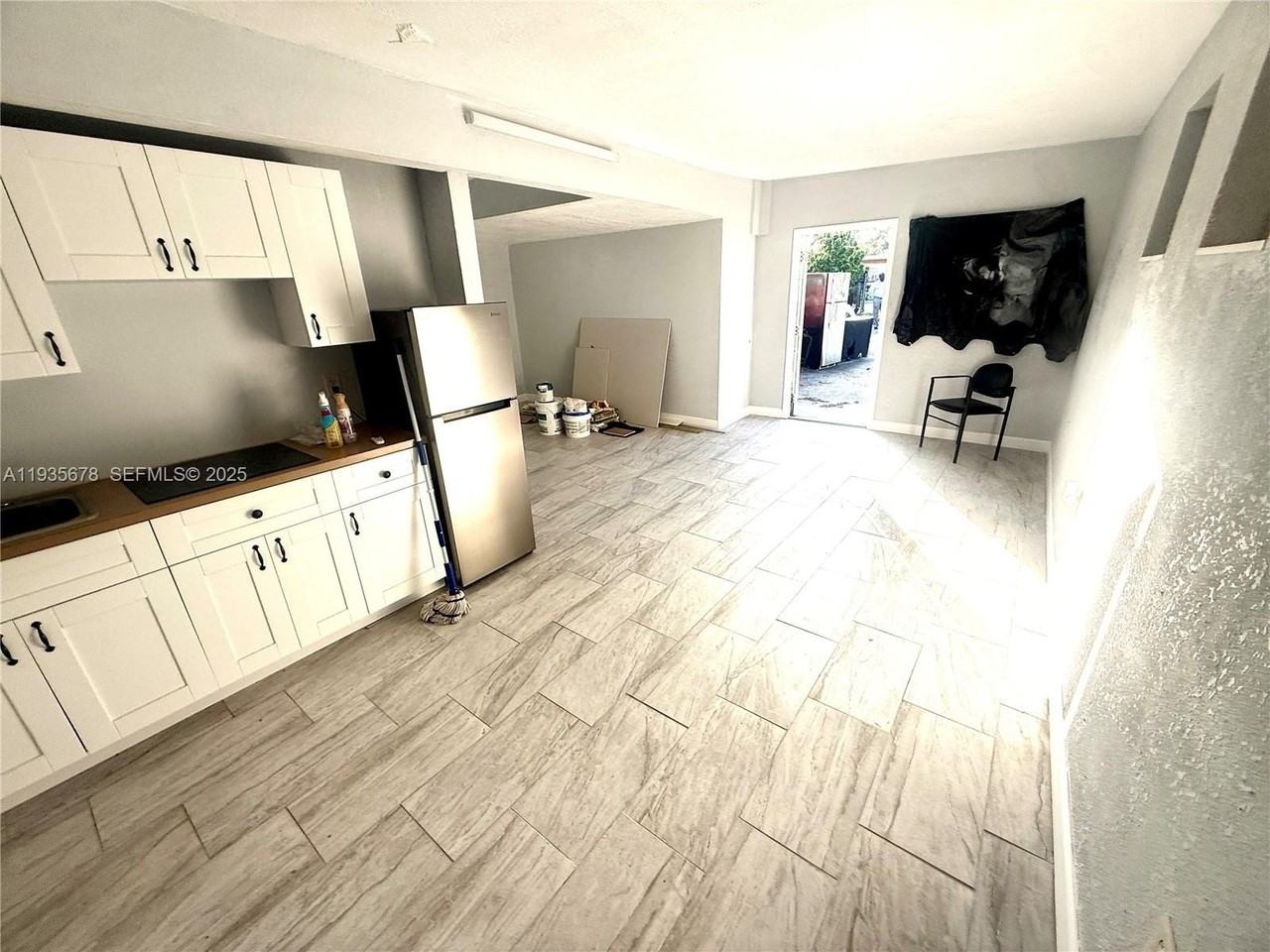 1132 Nw 30th Ave #C - Photo 4 of 11