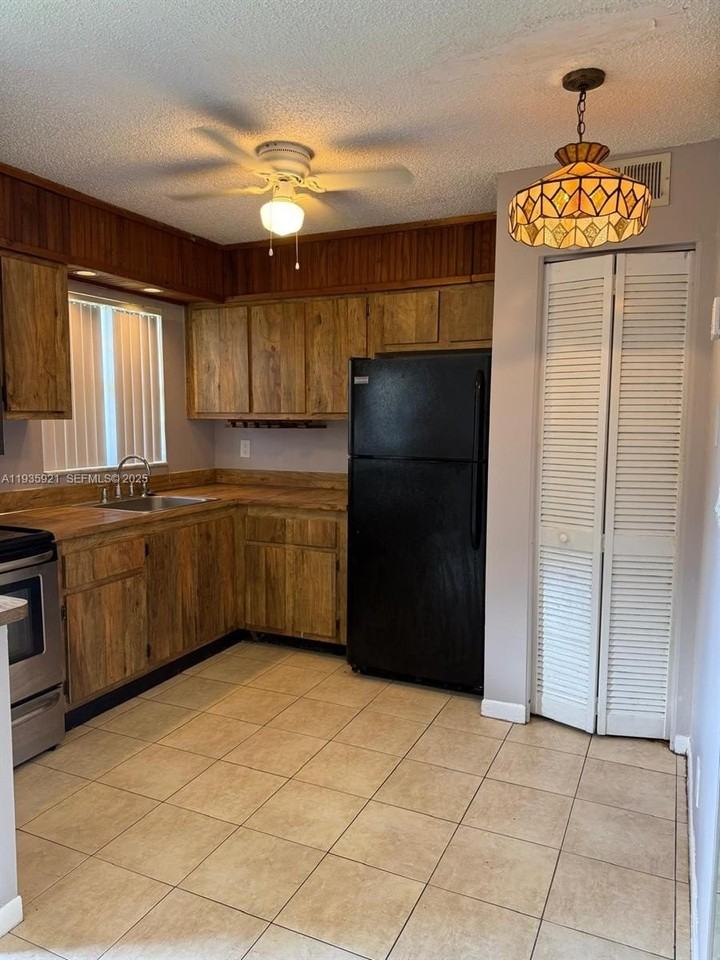 402 Lakeside Dr #108 - Photo 6 of 24