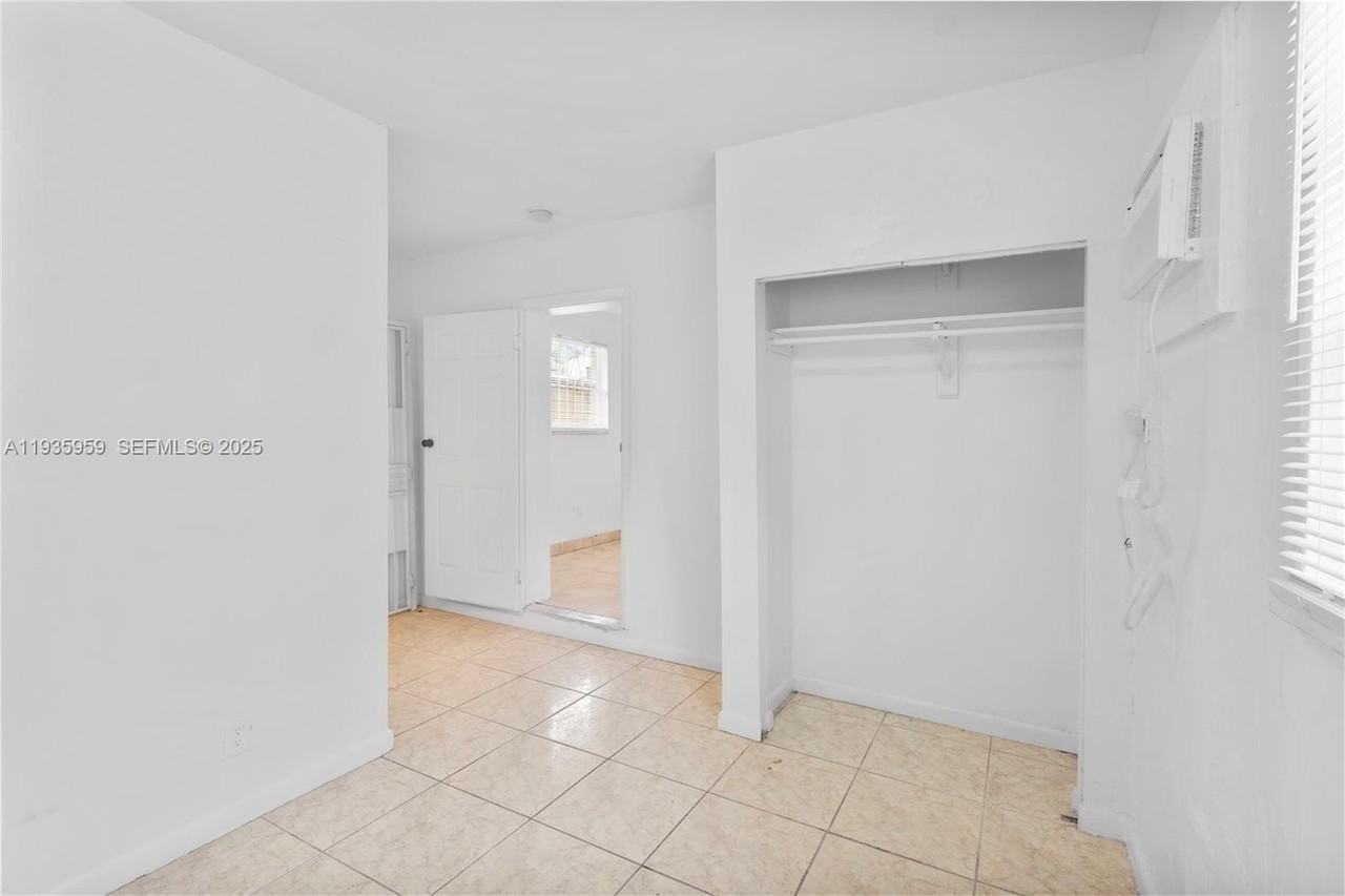 1130 Nw 58th Ter - Photo 6 of 11