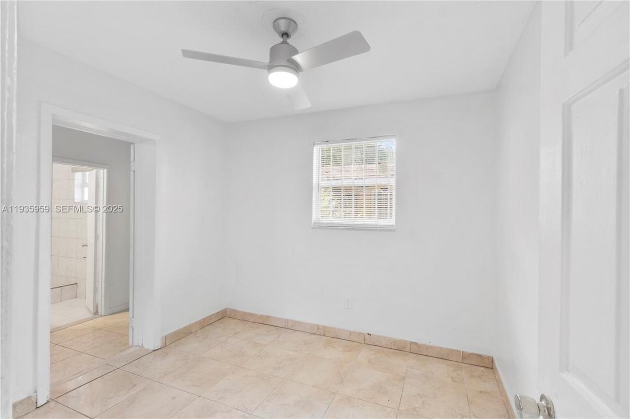 1130 Nw 58th Ter - Photo 7 of 11