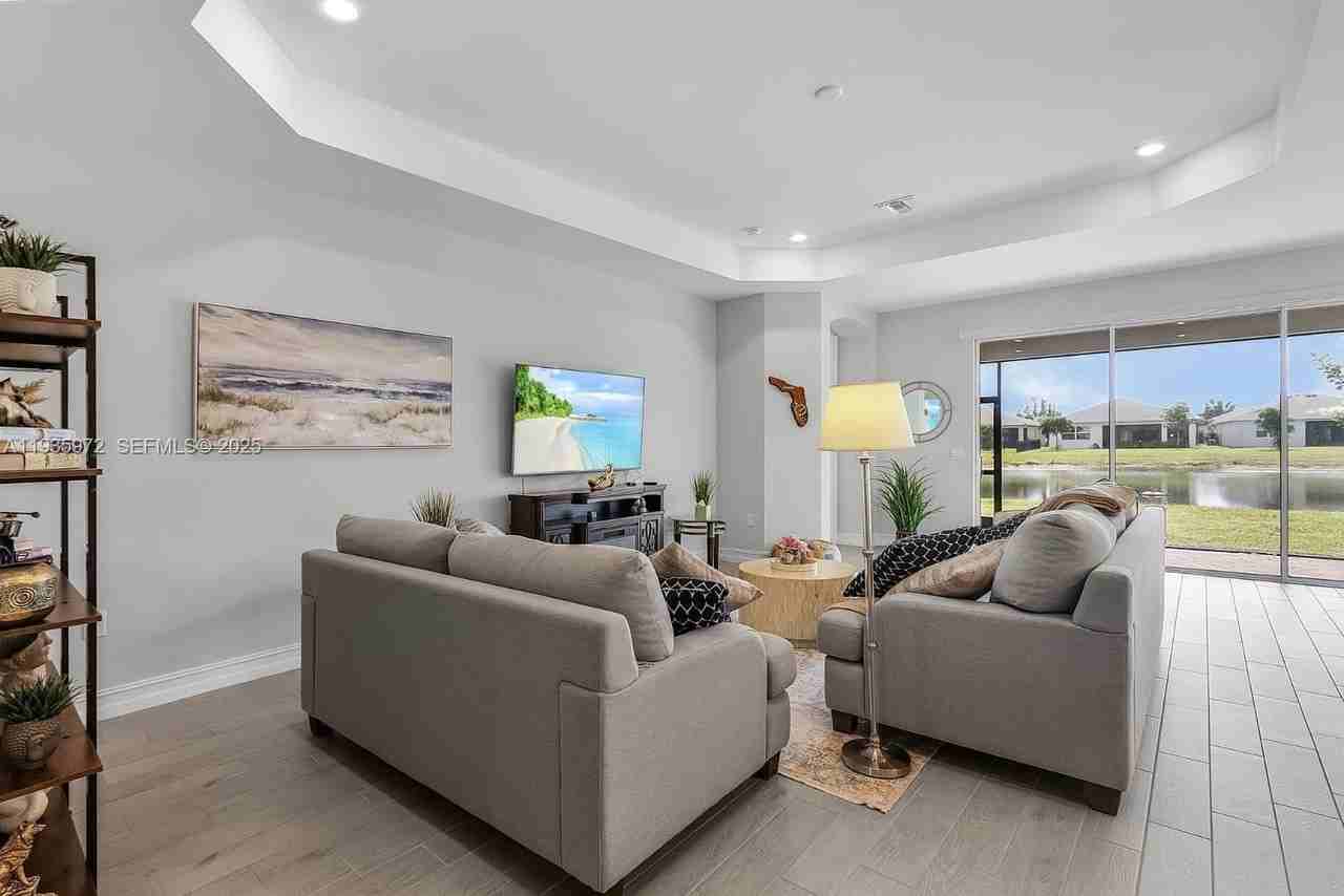 425 Coral Reef Pl #0 - Photo 5 of 29