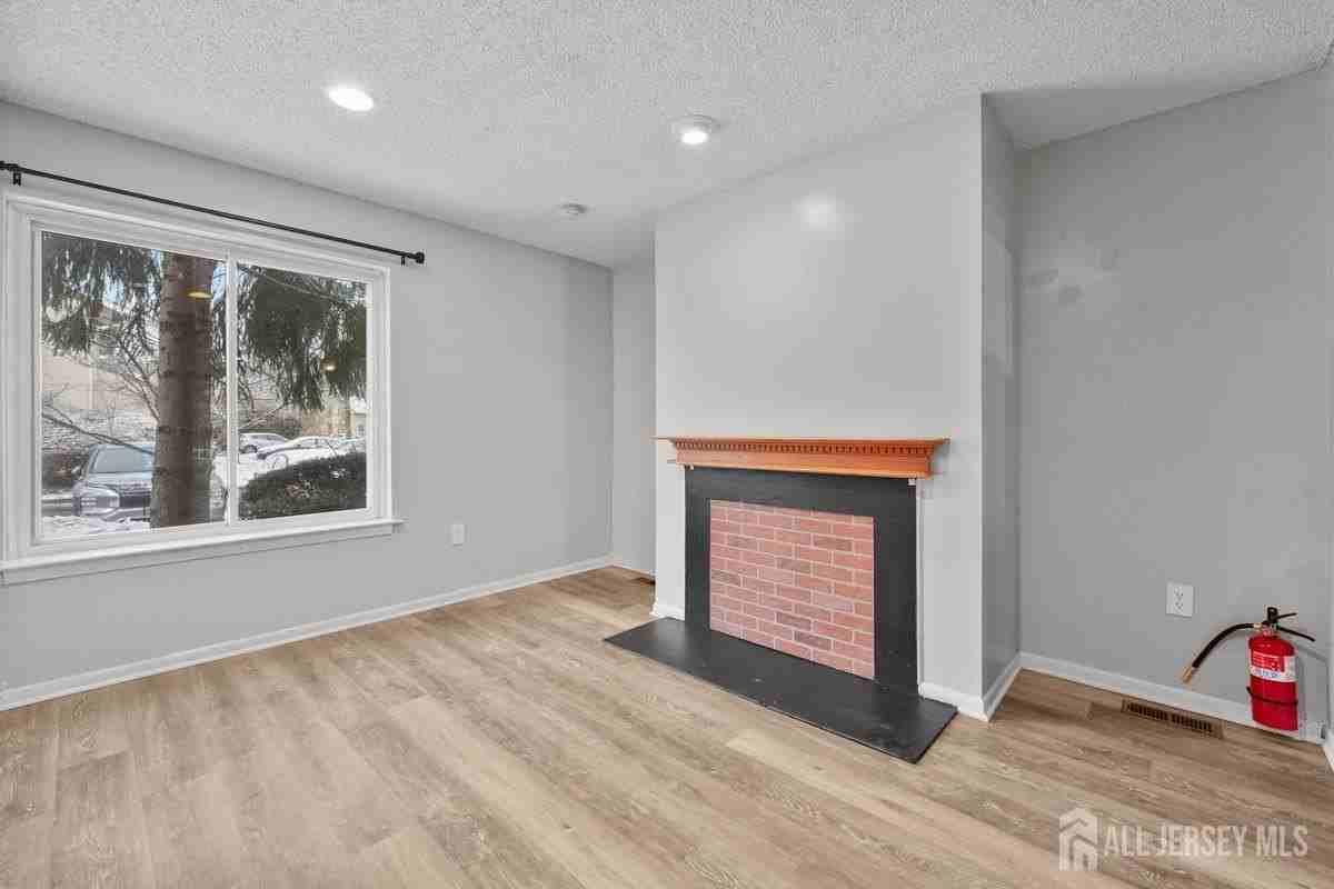 151 Tennyson Dr - Photo 7 of 16