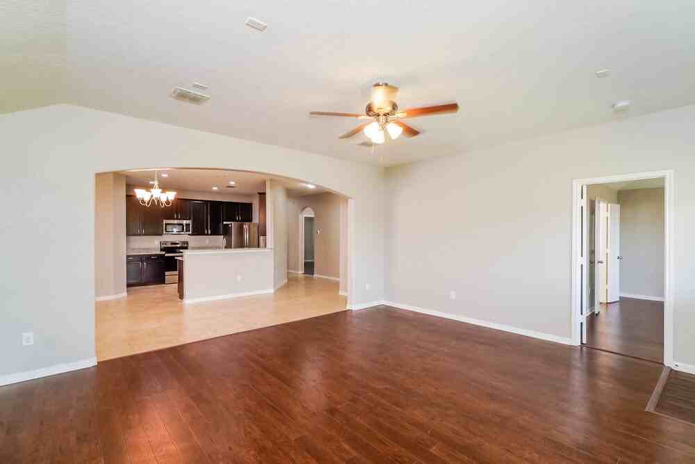 5827 Southern Knl - Photo 4 of 16