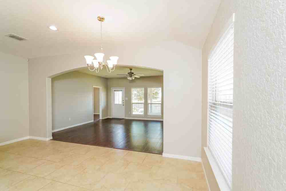 5827 Southern Knl - Photo 6 of 16