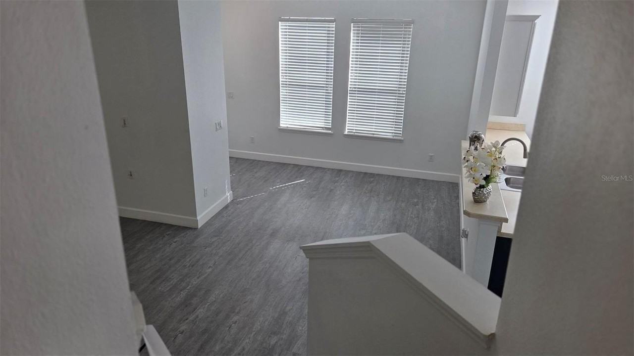 10258 Lake District Ln - Photo 6 of 38