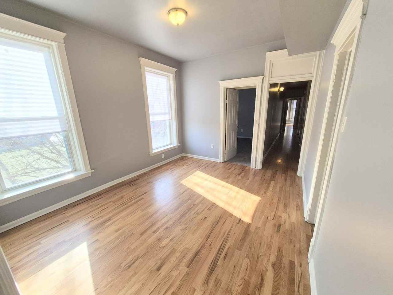 4243 S Calumet Ave Apt 2 #2 - Photo 5 of 8