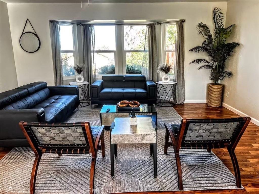 1811 Navajo Pl - Photo 2 of 27