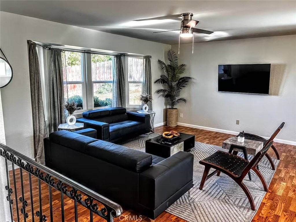 1811 Navajo Pl - Photo 4 of 27