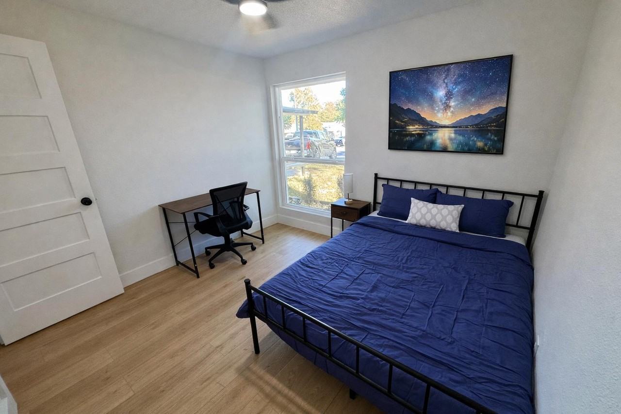 Oak Hollow Cir - Photo 2 of 3