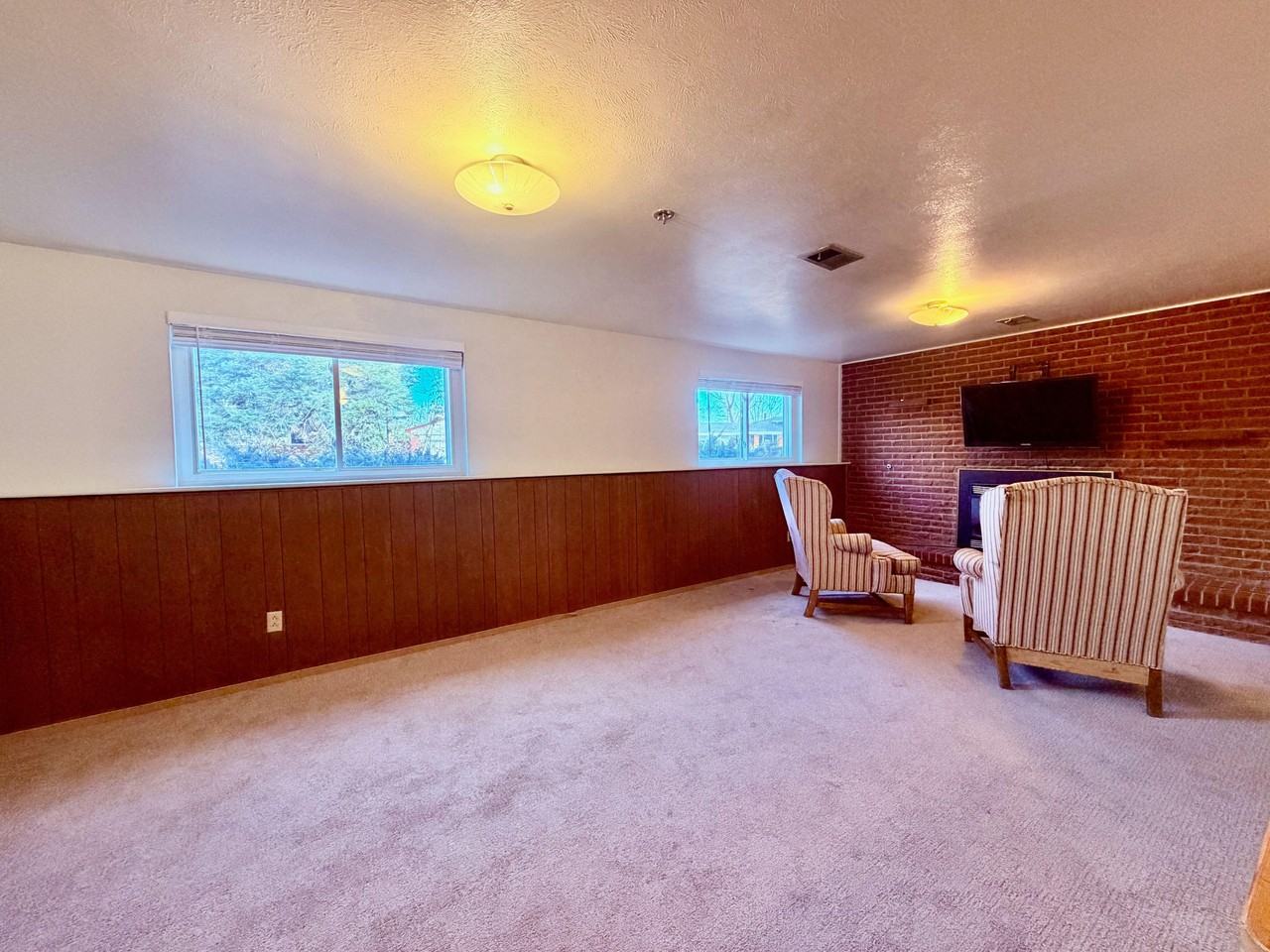 S Hobart Way - Photo 2 of 26