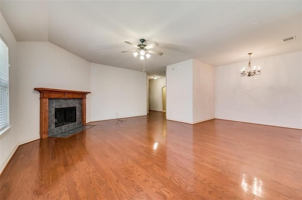 2903 Holly Ln - Photo 5 of 27