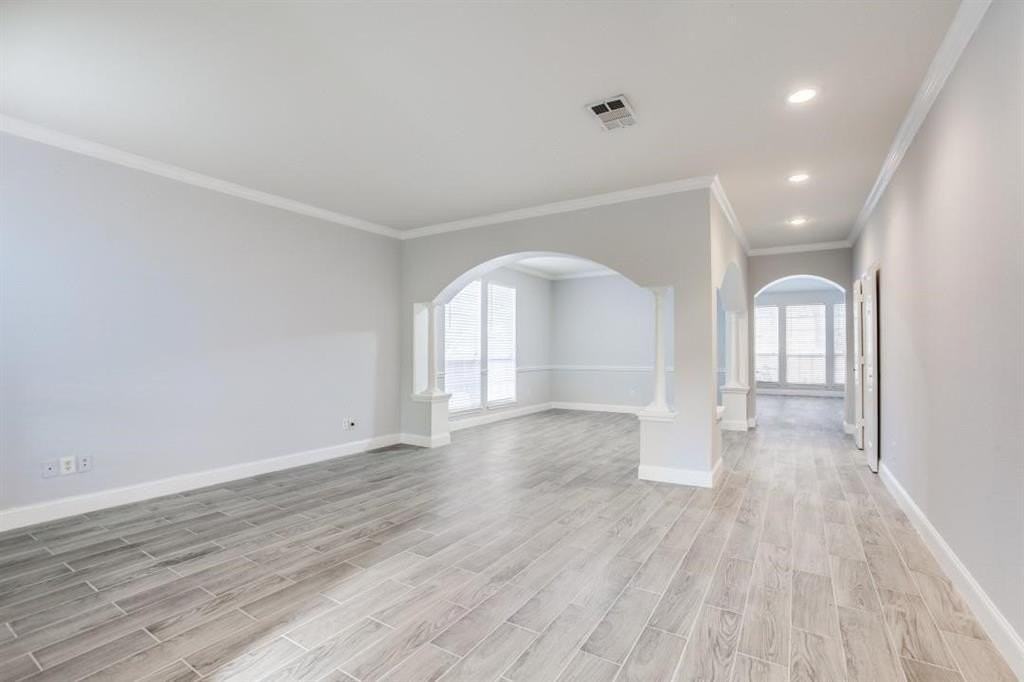 1209 Donegal Ln - Photo 3 of 23