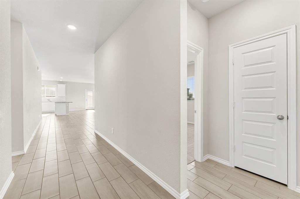 971 Hurstwood Dr - Photo 5 of 27