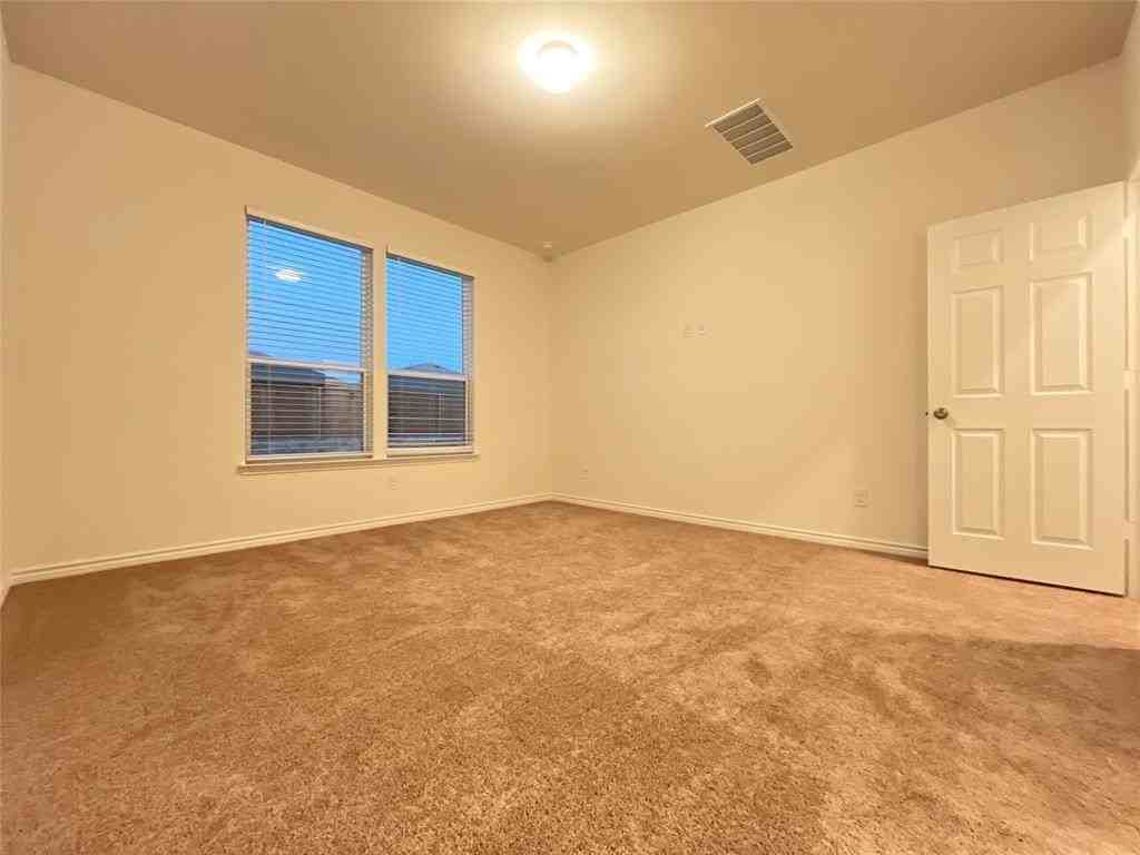 2504 Wesley Ave - Photo 7 of 19