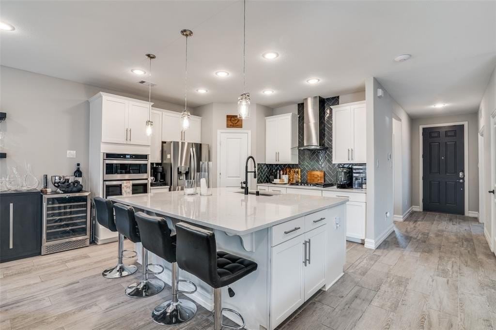 1510 Bellingham Ln - Photo 7 of 25