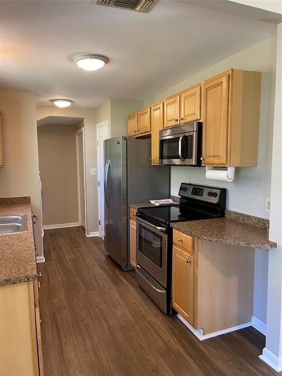 1509 Mitchell Dr - Photo 4 of 9