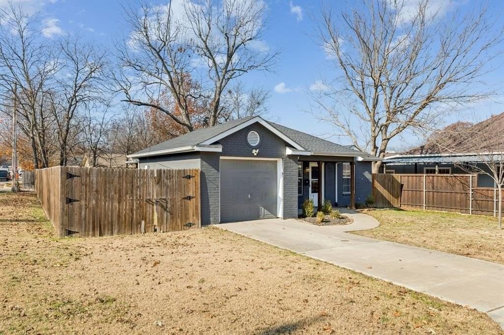 1301 Florence St - Photo 2 of 26