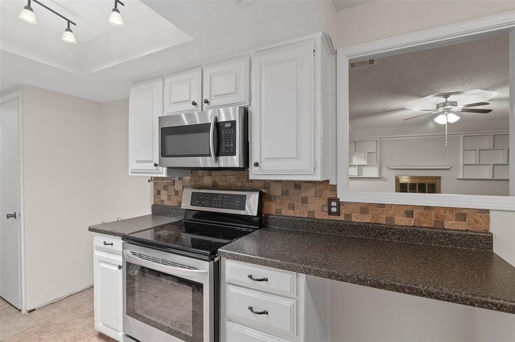 1304 Bradley Ct - Photo 5 of 14