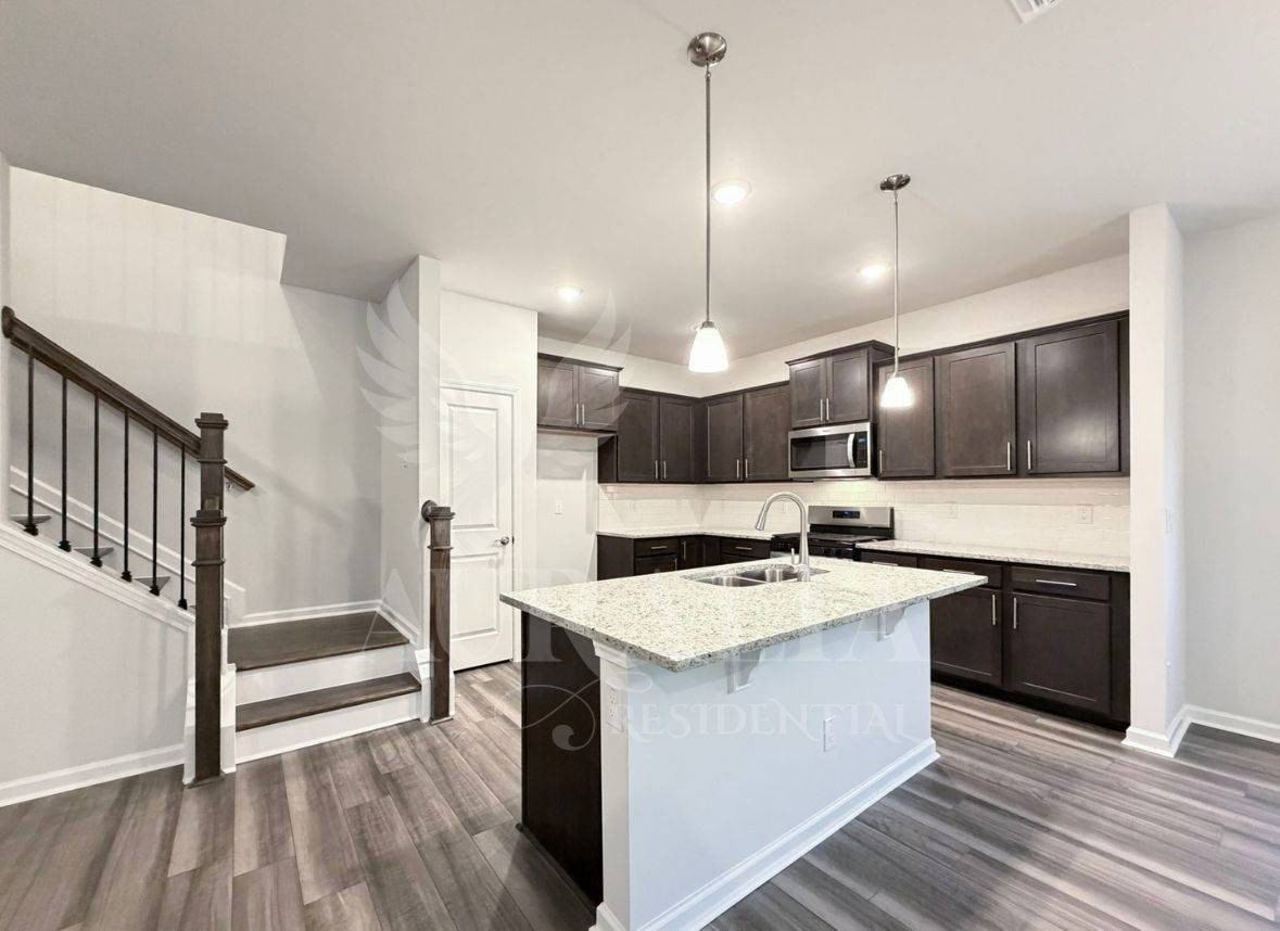 4033 Kidd Pl - Photo 7 of 32