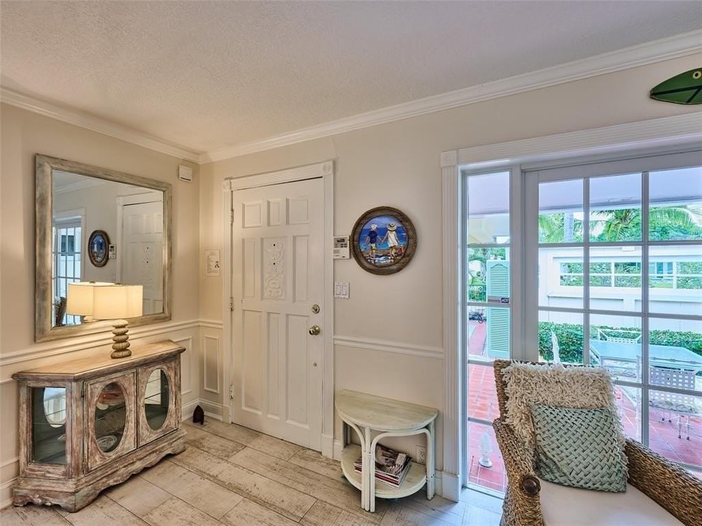 3220 Oleander Way - Photo 6 of 50