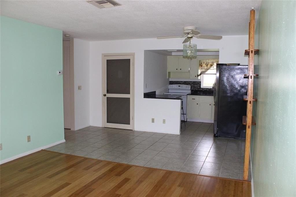 2810 Ashley Dr E #A - Photo 3 of 14