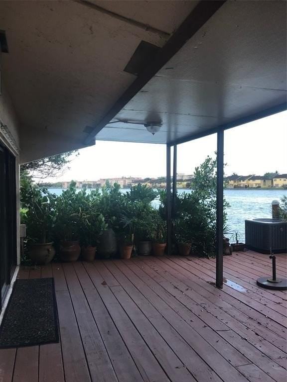 598 Ne 199th Ter #6Y - Photo 4 of 11