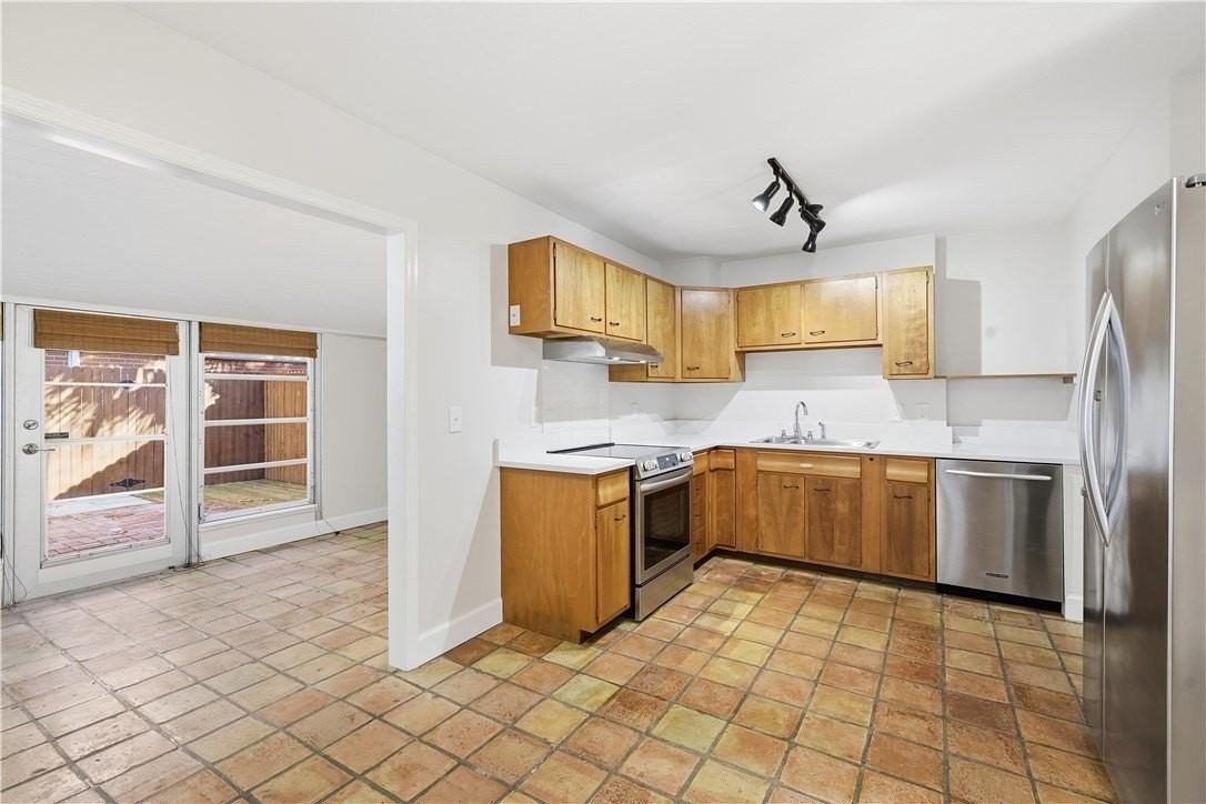 2924 Eagle Dr - Photo 4 of 34