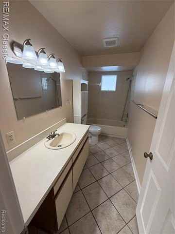 2193 N Milford Rd - Photo 7 of 14