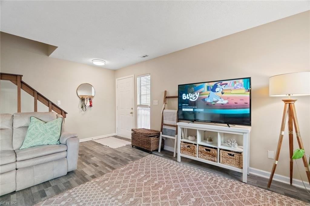 3430 Marabou Ln - Photo 5 of 27