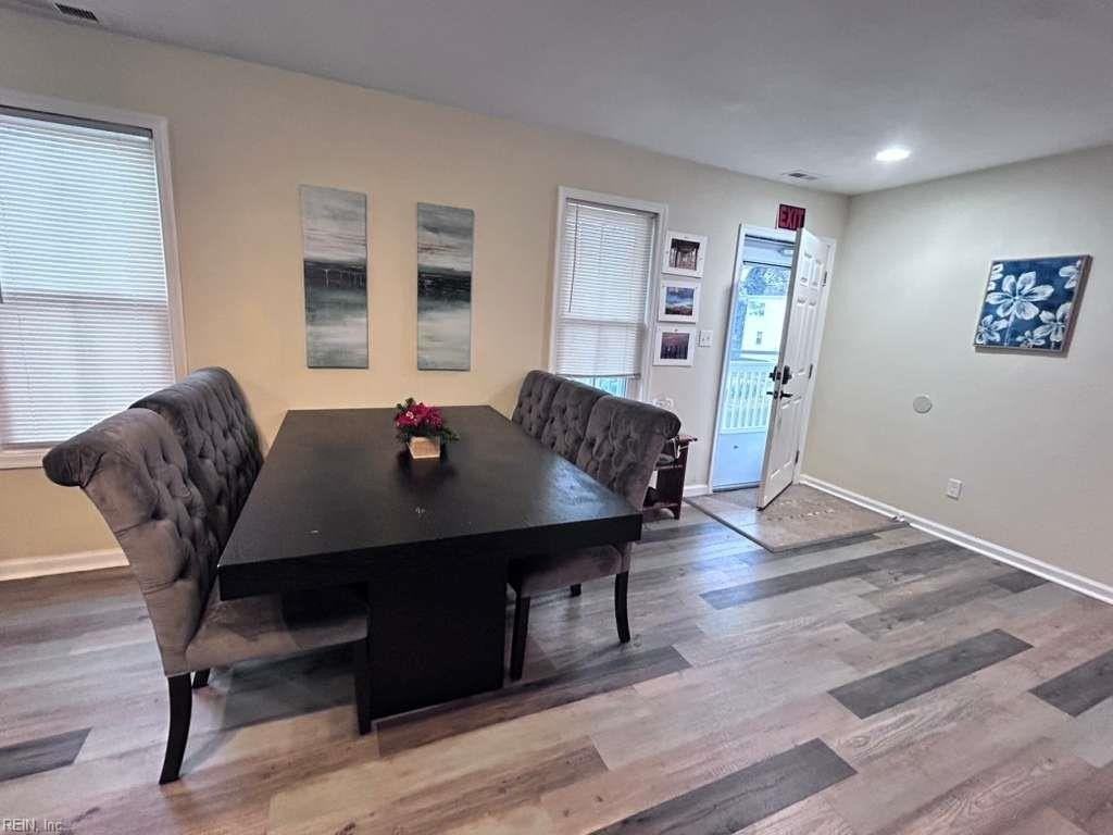 9573 6th Bay St - Photo 3 of 14