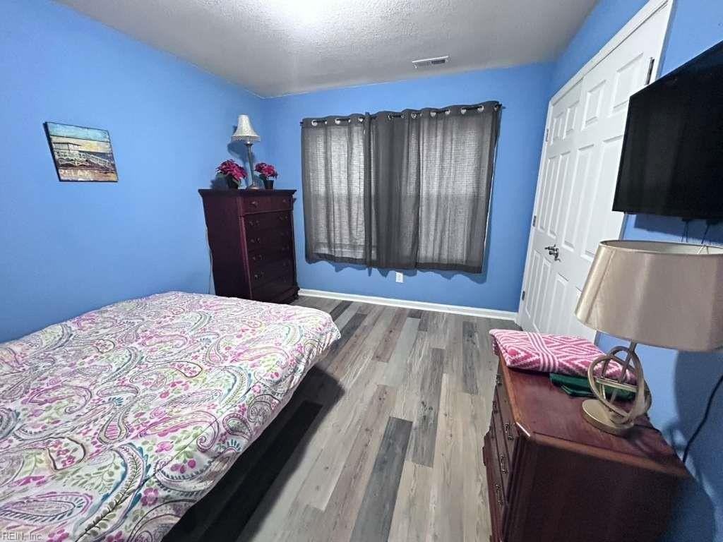 9573 6th Bay St - Photo 7 of 14