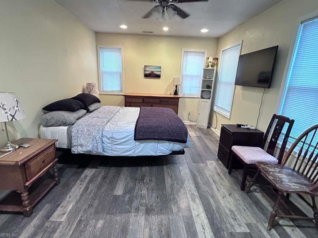 9573 6th Bay St - Photo 7 of 12