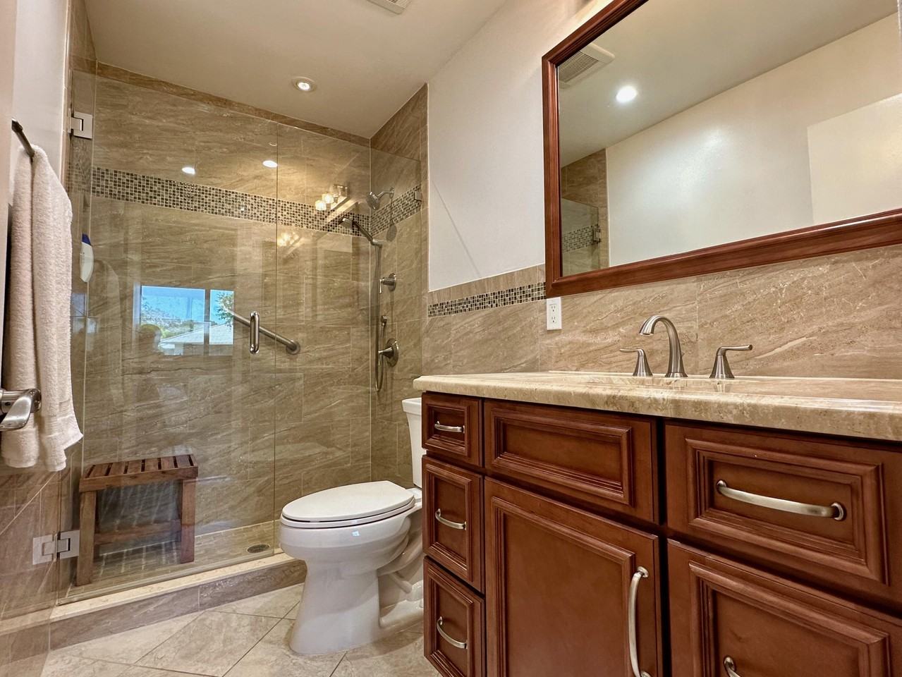 301 Club Dr - Photo 4 of 14