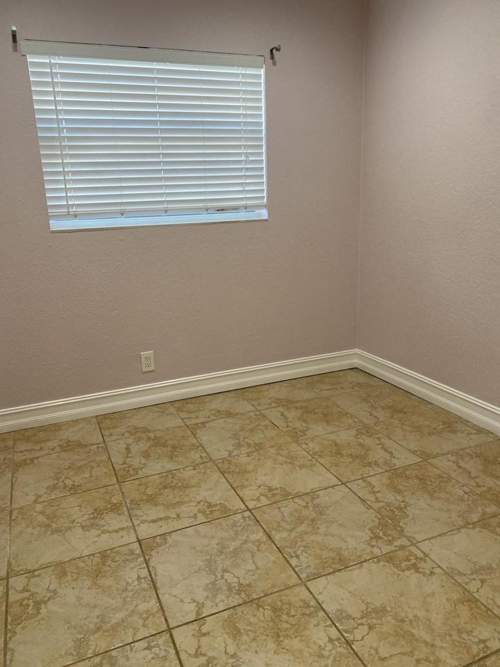 3436 Housatonic Dr - Photo 7 of 14