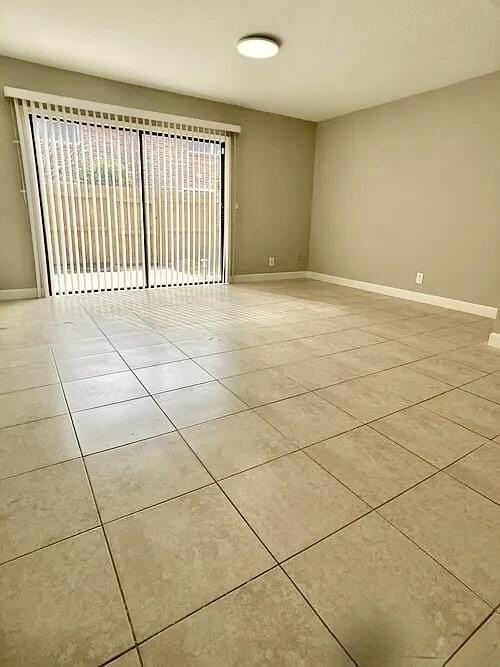 413 N Cypress Dr #4 - Photo 2 of 28