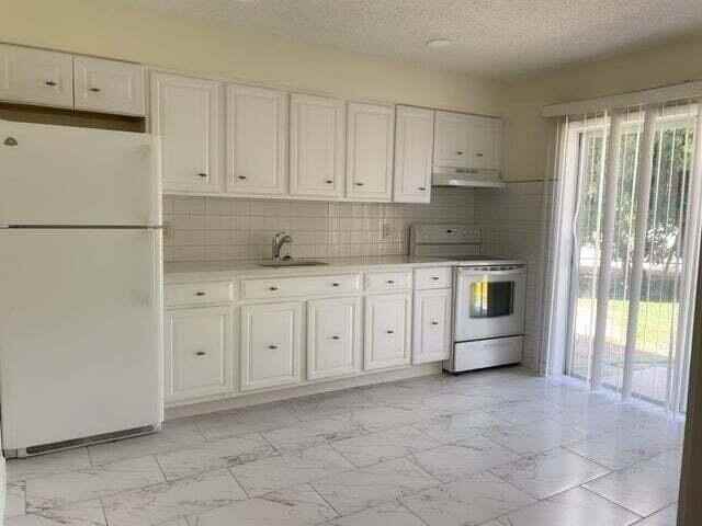 1369 Sunset Rd - Photo 4 of 6