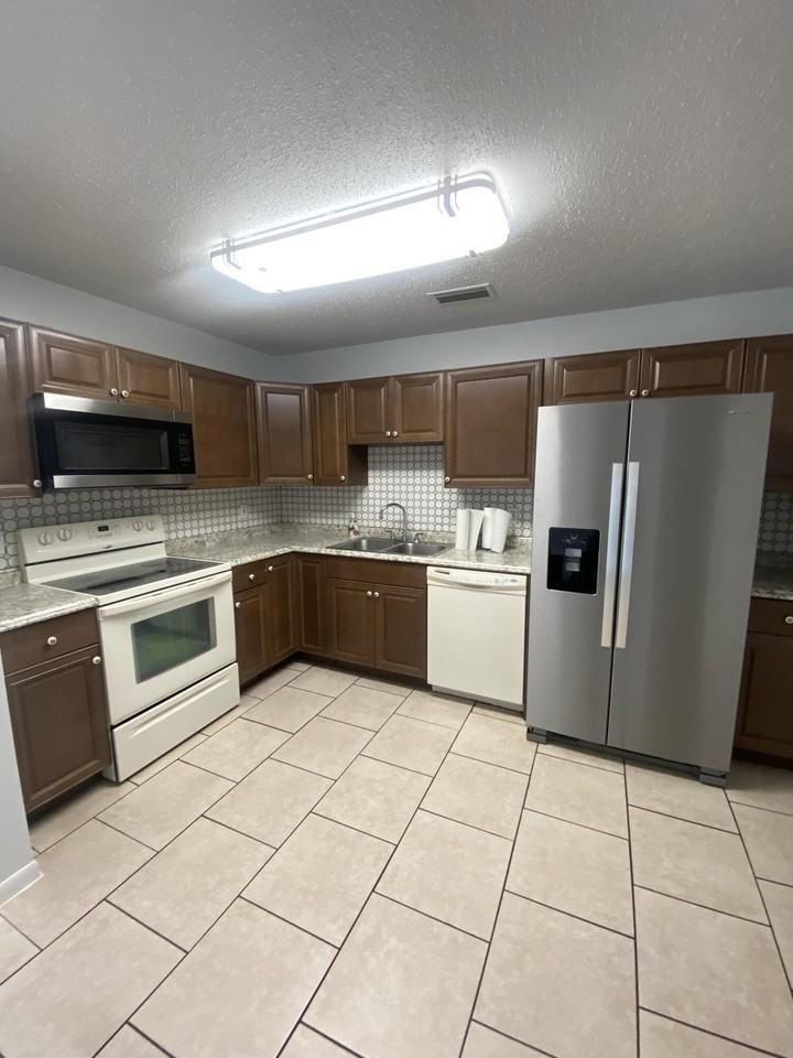 4365 Edward Rd - Photo 3 of 8