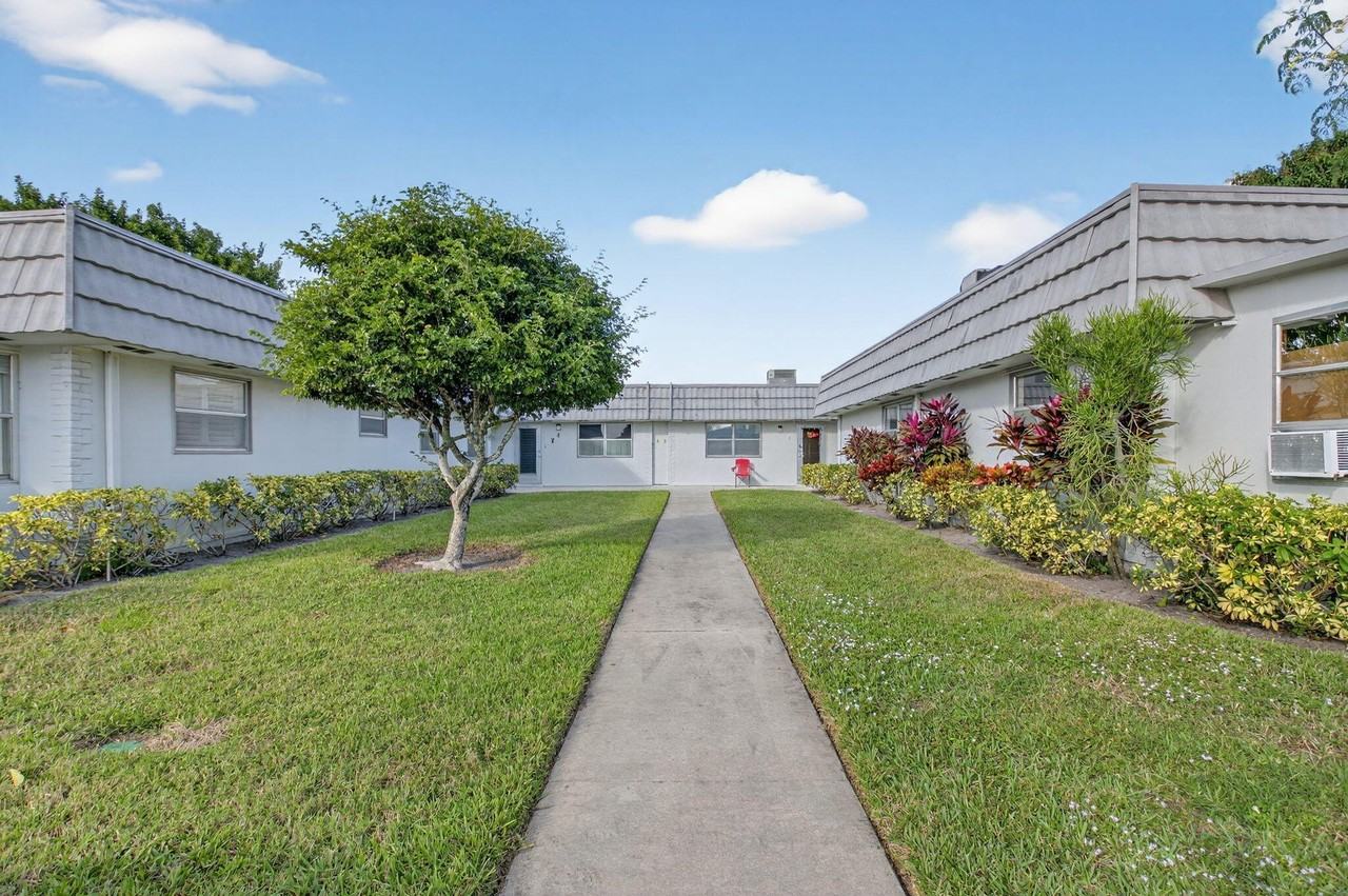 1 Valencia A - Photo 2 of 27