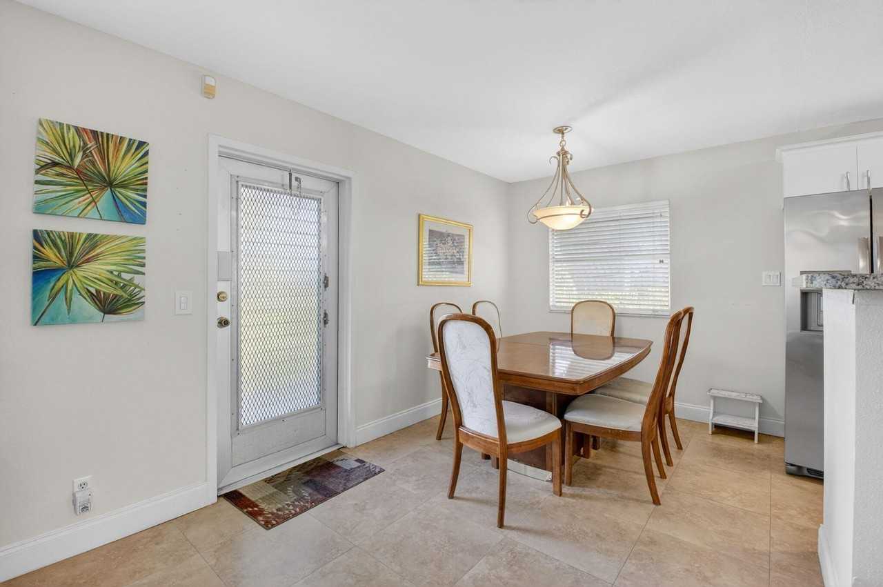 1 Valencia A - Photo 7 of 27