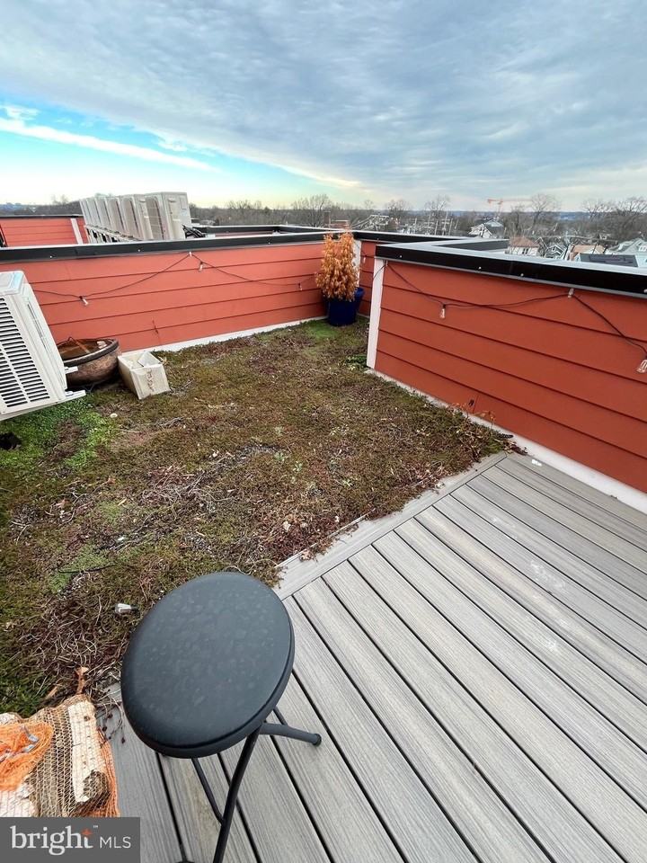 2385 Rhode Island Ave Ne Apt 21 #21 - Photo 6 of 16